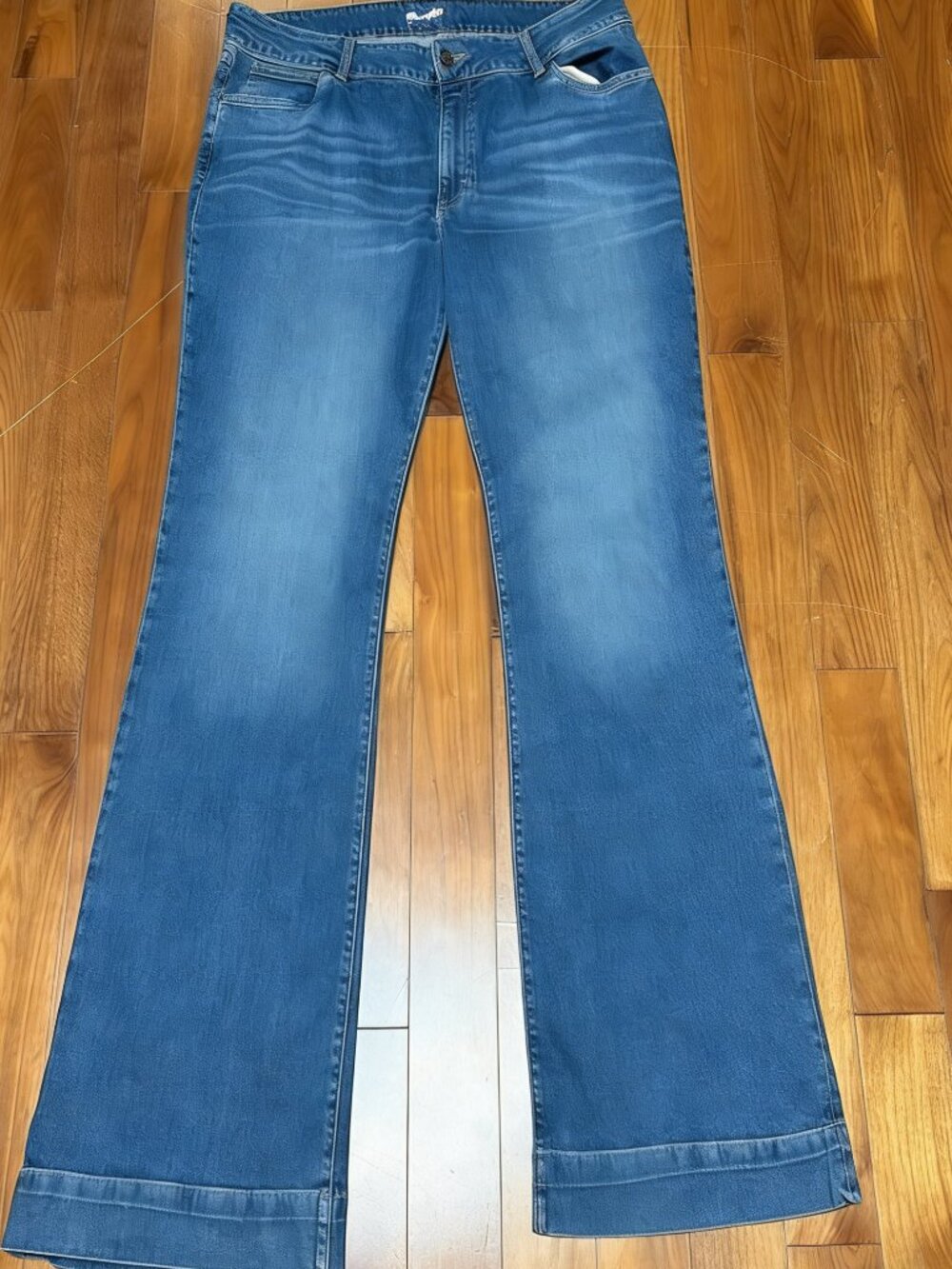 Wrangler Jeans Womens Size 35x34 Blue Bootcut Stretch 5-Pocket Denim